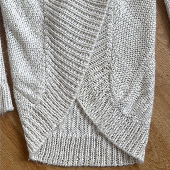 Eris Knit Cozy Cream Sweater Medium Wool Blend - Picture 2 of 8